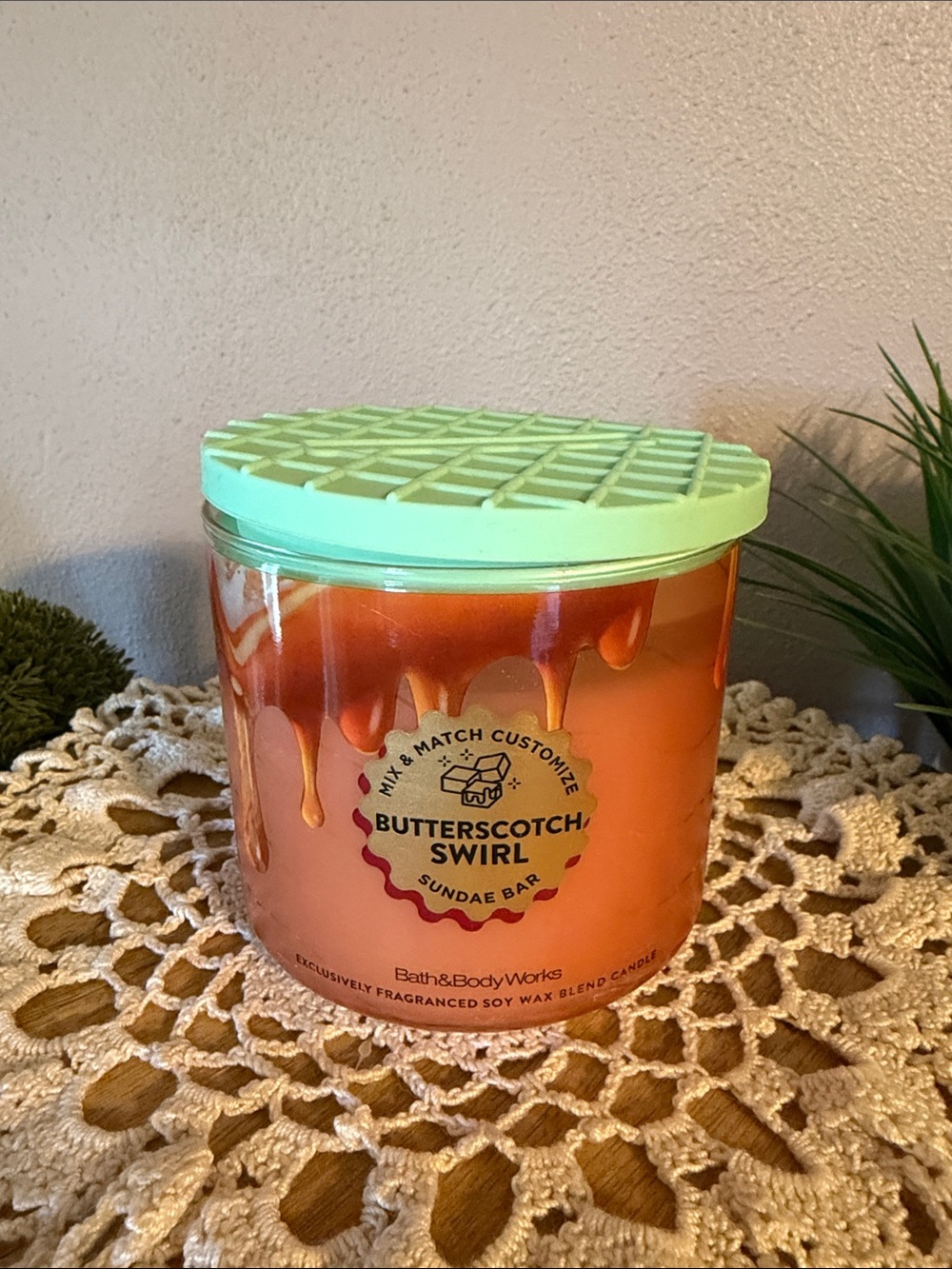 Bath & Body Works Butterscotch Swirl Candle with Mint Green Lid